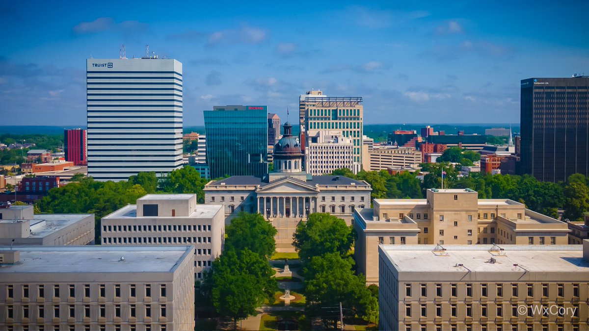 wxcory's tweet image. Another day, another drone shot. Gotta say though, Columbia looks pretty good from above!

#columbia #cola #sodacity #soda #colimbiasc #drone #dji #mavic #city #skyline #sc #southcarolina #dronephotography #photography #capital #capitol #buildings