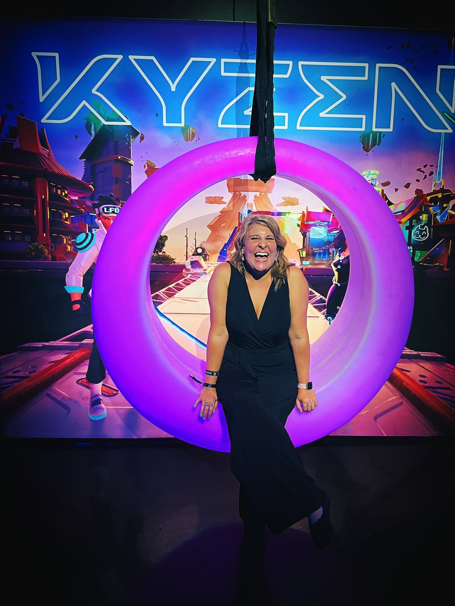 Mkr512's tweet photo. Project Kyzen by Tom Bilyeu has officially been unveiled! 🔥
We had an incredible time working with the innovative team for the official launch party at VeeCon! ✨
#ProjectKyzen #VeeCon #TomBilyeu #TeamJordanah #Kayzen #BorderlessEntertainment #VideoGame https://t.co/KP7jGNgKp9