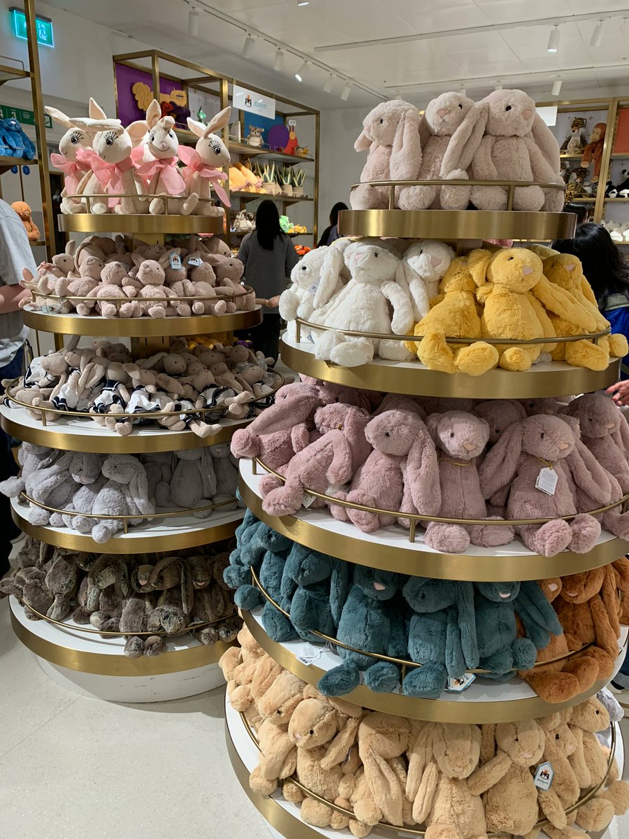 BextiyarCom's tweet photo. #London #plush toys
I just love all kinds of toys, and this playful, cuddly stuffed animal is my life's favourite!❤️ https://t.co/o1ojbN3bo8