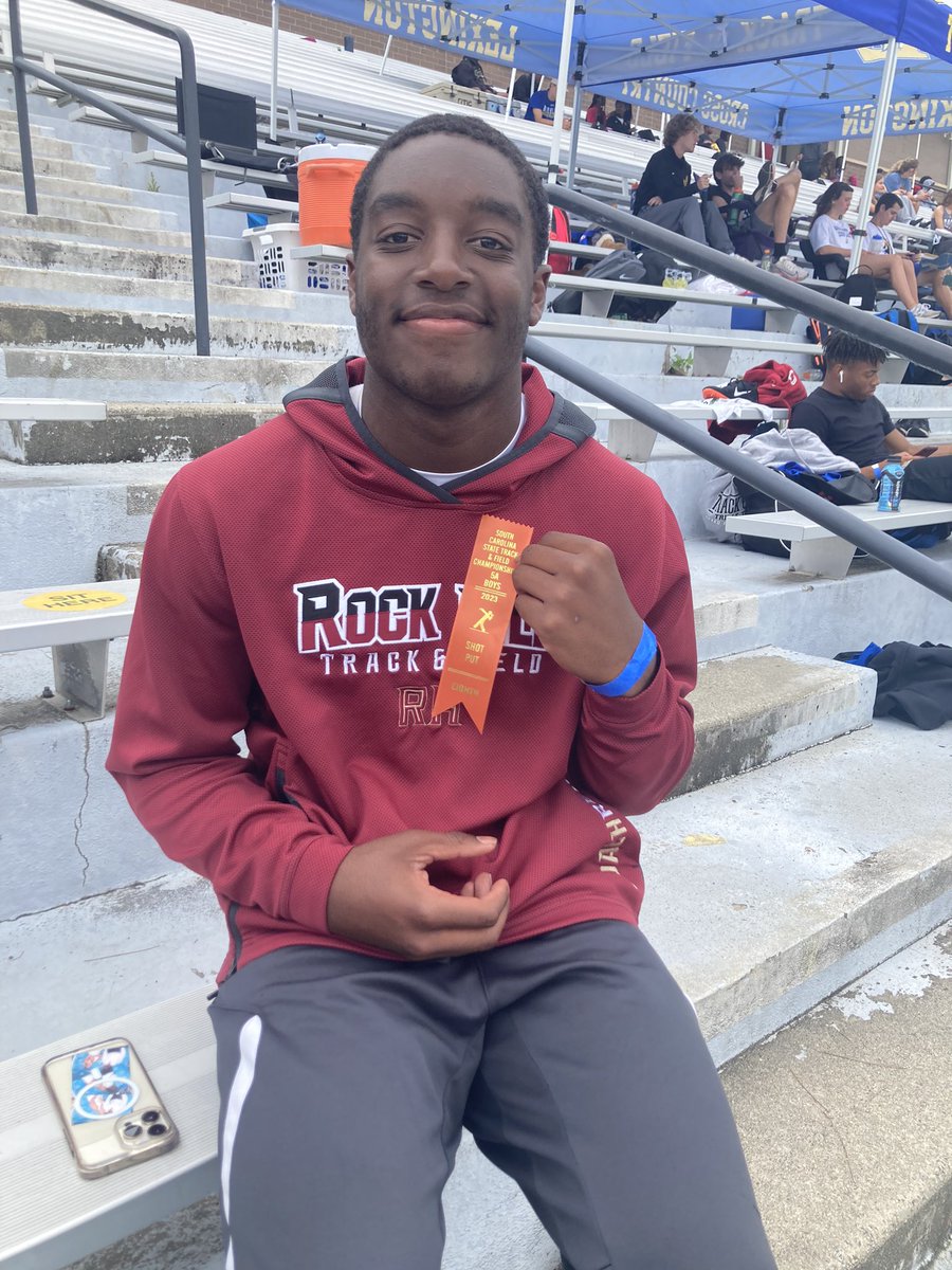JackieJ32788105's tweet photo. Congratulations to Matthew Wilson @MattWilsonn2! He finished 8th place at the 5A State Track Meet in the Shot Put😊 Way to Go Matthew!! ROCK SOLID! 🏃🏿‍♂️🏈@RockHillSchools @OzzieAhl2 https://t.co/kuWMdKdFVa
