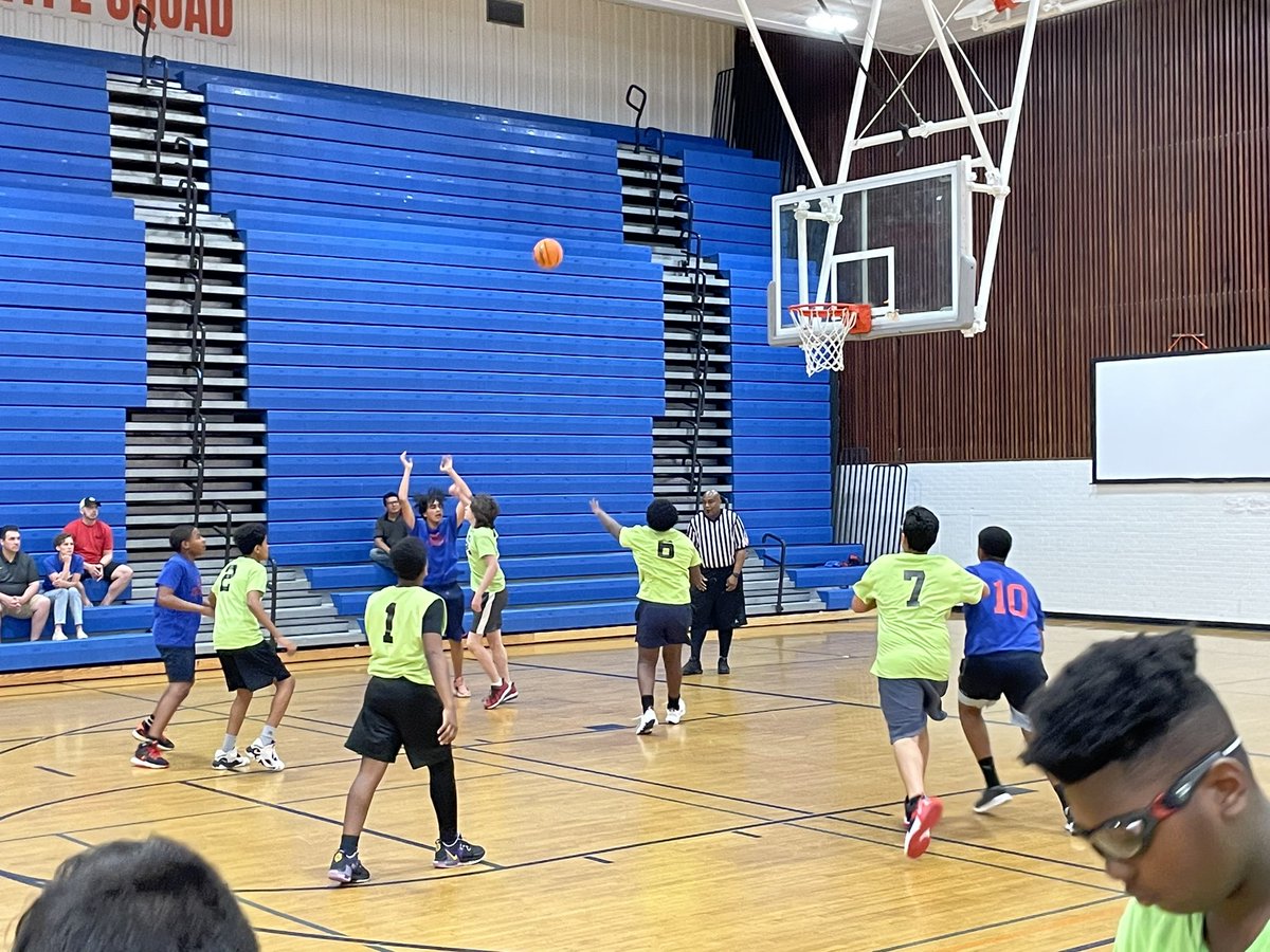 Region 3 After-School Basketball Championships are in full effect this weekend @FCPSHayfieldSS Students have many activities they can participate in as part of the After-School Program @fcpsnews #afterschoolprograms @FCPSR3 @HawksStayAfter @SandburgASP @TwainMS @KeyMiddle