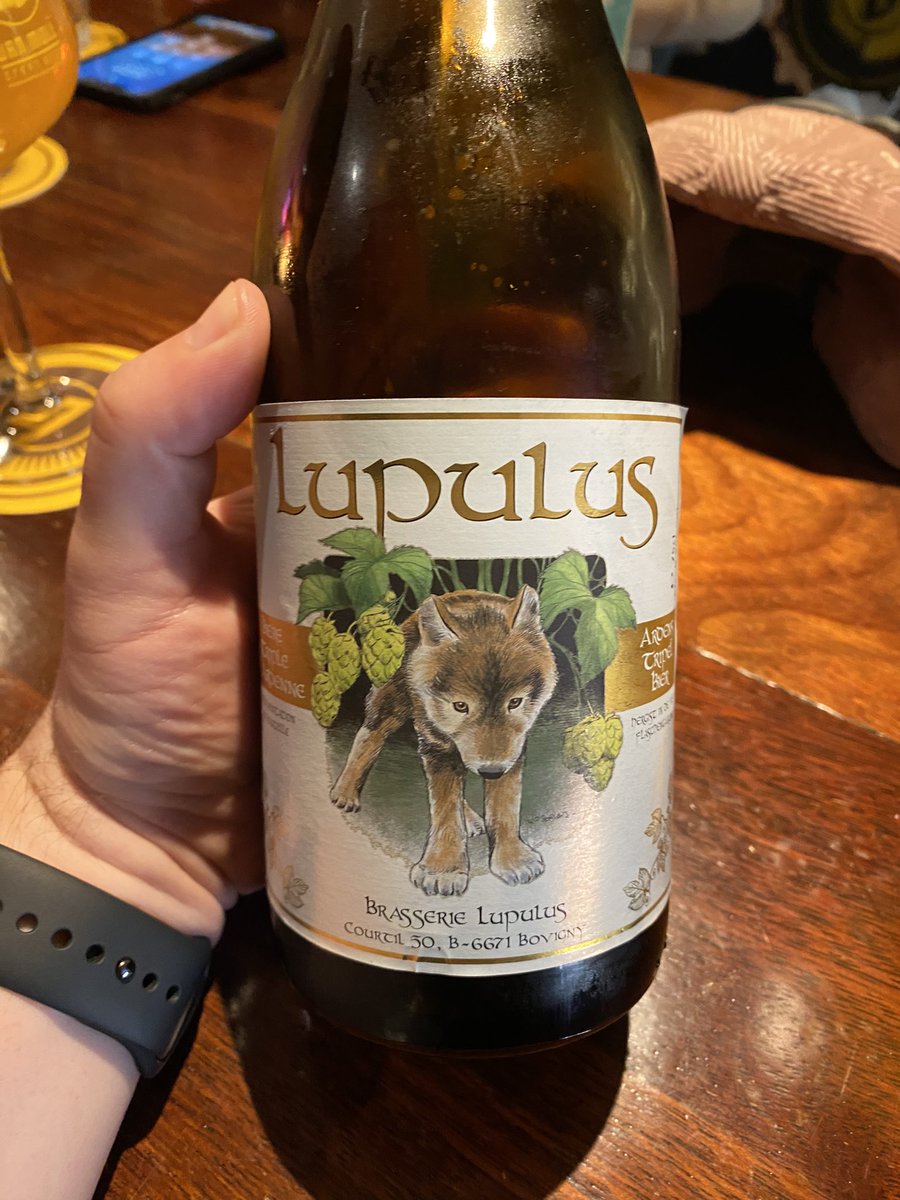 Small wolf pup beer also comes in large wolf pup format! 🤣 courtesy of @AidanSabre #cheersbud