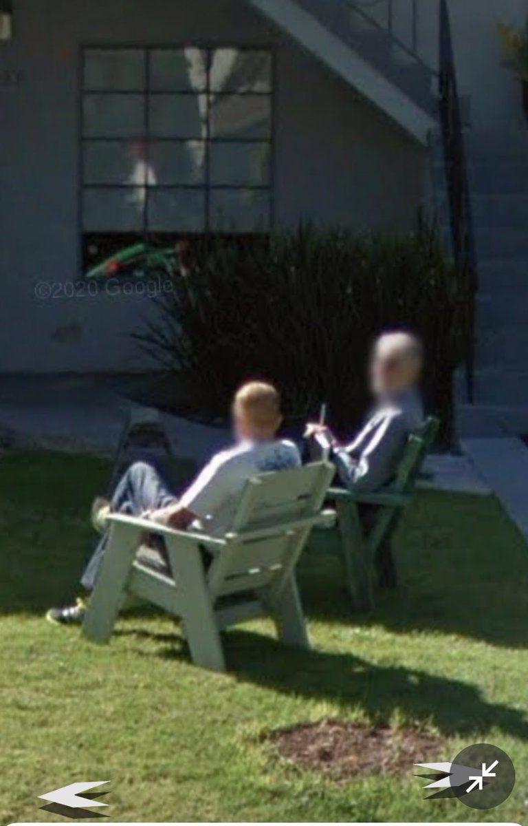 so nuts Leonard Cohen can be seen with a buddy outside his LA home on the 2015 google maps street view