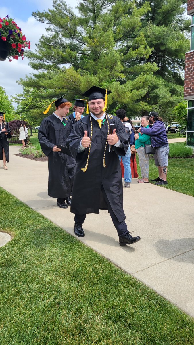 MU_SpartanFB's tweet photo. Saying we're proud of our graduates is an understatement!! We can't wait to see what all these great young men do next in their lives and wish them nothing but success!! #MUSpartans #MUFootball #ManchesterGraduation https://t.co/nMAASbh1JF
