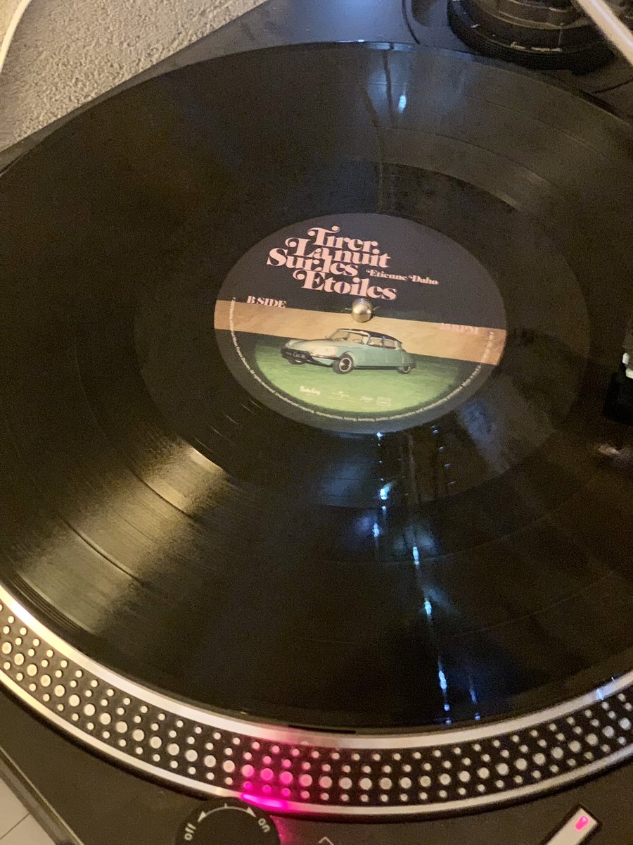 dimitri40000's tweet photo. Playlist #vinyle de l’apéro #vinyl #etiennedaho #tirerlanuitsurlesetoiles https://t.co/8C6P0c3txI