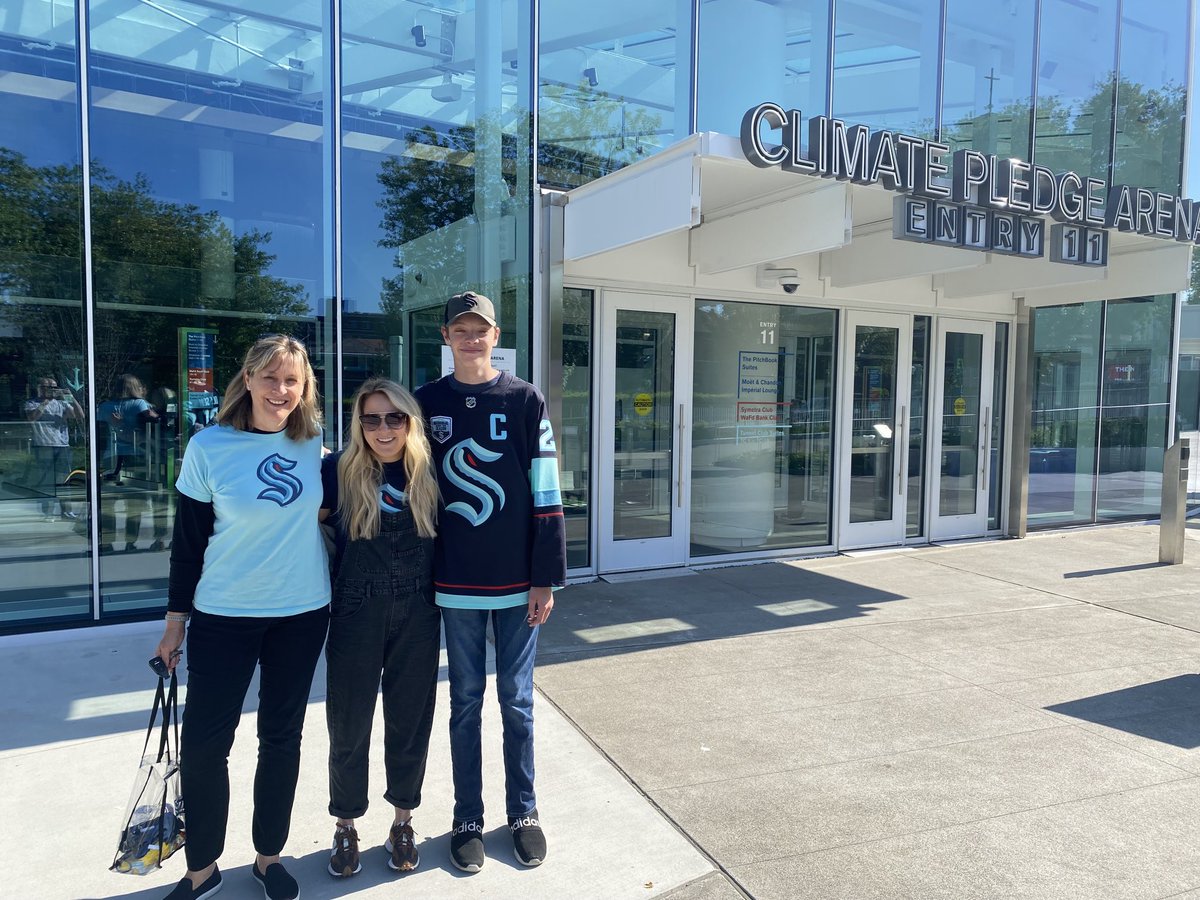 watkinsolsson's tweet photo. Hey @SeattleKraken @ClimateArena My family is so excited about Paint The Ice we arrived 24 hours early! Ha. #calendarfail See you tomorrow!! Let’s Go @seattlestorm https://t.co/7jpVSYTDa5