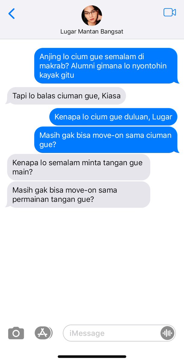 stariksj's tweet photo. yoongi local au x oc

—EX

"mantan kok gamon. mantan ya ciuman dong."

by stari https://t.co/KnSMQb0PZM