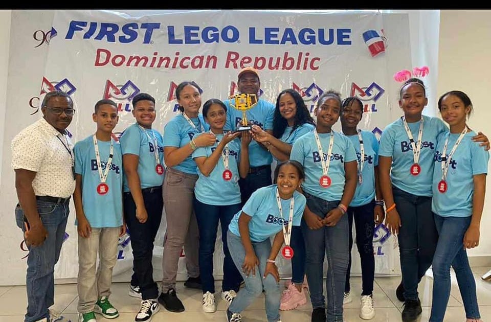 ppenlinea's tweet photo. Puerto Plata ganan primer lugar en competencia nacional de Robótica

https://t.co/m3ZREuJAJT https://t.co/bqvjvEEbtm