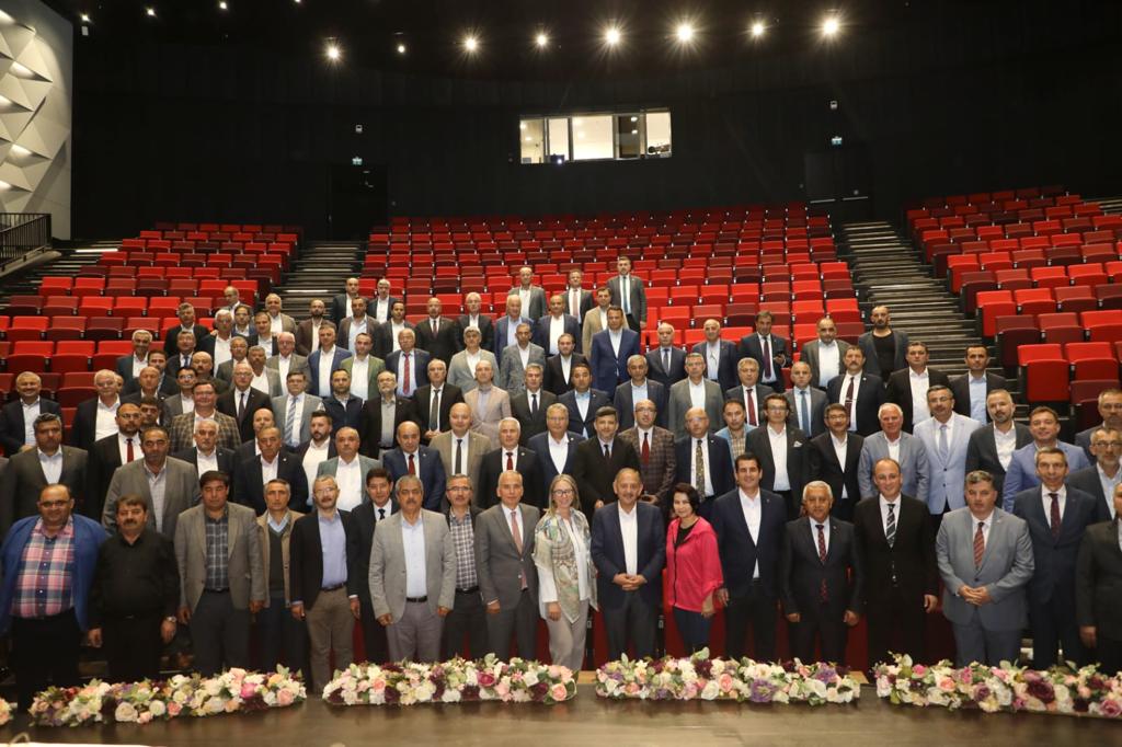 📍Denizli'deyiz.
CB'mız Sn. <a href="/RTErdogan/">Recep Tayyip Erdoğan</a> 'ın telekonferansla katıldığı ve 
Yerel Yönetimlerden sorumlu Genel Başk. Yard'mız Sn. <a href="/mehmetozhaseki/">Mehmet Özhaseki</a> Başk.lığında; Bölge Belediye Başk.larımızla değerlendirme toplantısı gerçekleştirdik. Milletimize hayırlı olsun..
Rabbim Muvaffak Eylesin.