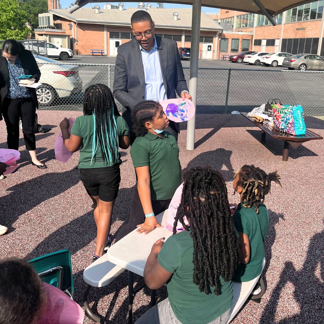 kidpowerdc's tweet photo. Great visit from Chancellor Dr. Ferebee & @dcpublicschools OST Team at Malcolm X Elem! Students explored plant growth requirements, wrote personal needs on paper petals, & bonded over favorite fruits/veggies. Grateful for DCPS partnership! #PartnerAppreciationWeek #DCPSPartners https://t.co/resFuvx9BV