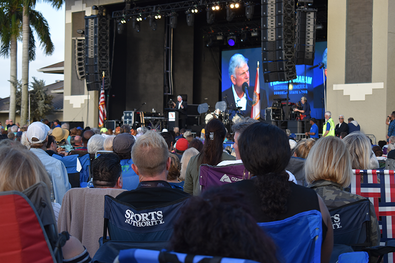 centralFLvoice's tweet image. Franklin Graham wrapped up his God Loves You Tour in Edenton, North Carolina in May 7 where more than 35,000 heard the best and the most meaningful message they'll ever hear: God loves you.

centralfloridavoice.com/over-35000-hea…