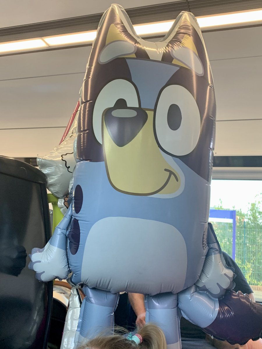 JeauxLatham's tweet image. I feel like I’m being watched… #trainfun