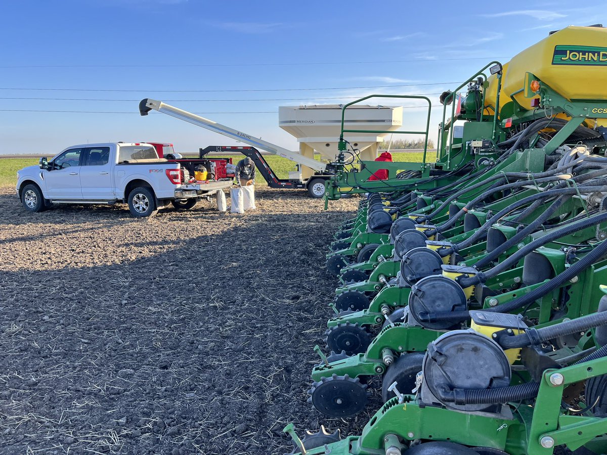 LandinJohnson10's tweet photo. We put the @PioneerSeeds plot in this morning with @AgvocateLady and @jacerambo. Glad they trusted me to do it and hopefully it comes up alright 😬 and by the way @Qshizzle97 I had gps to do this one #AgTwitter https://t.co/dC4FnFSF6Q