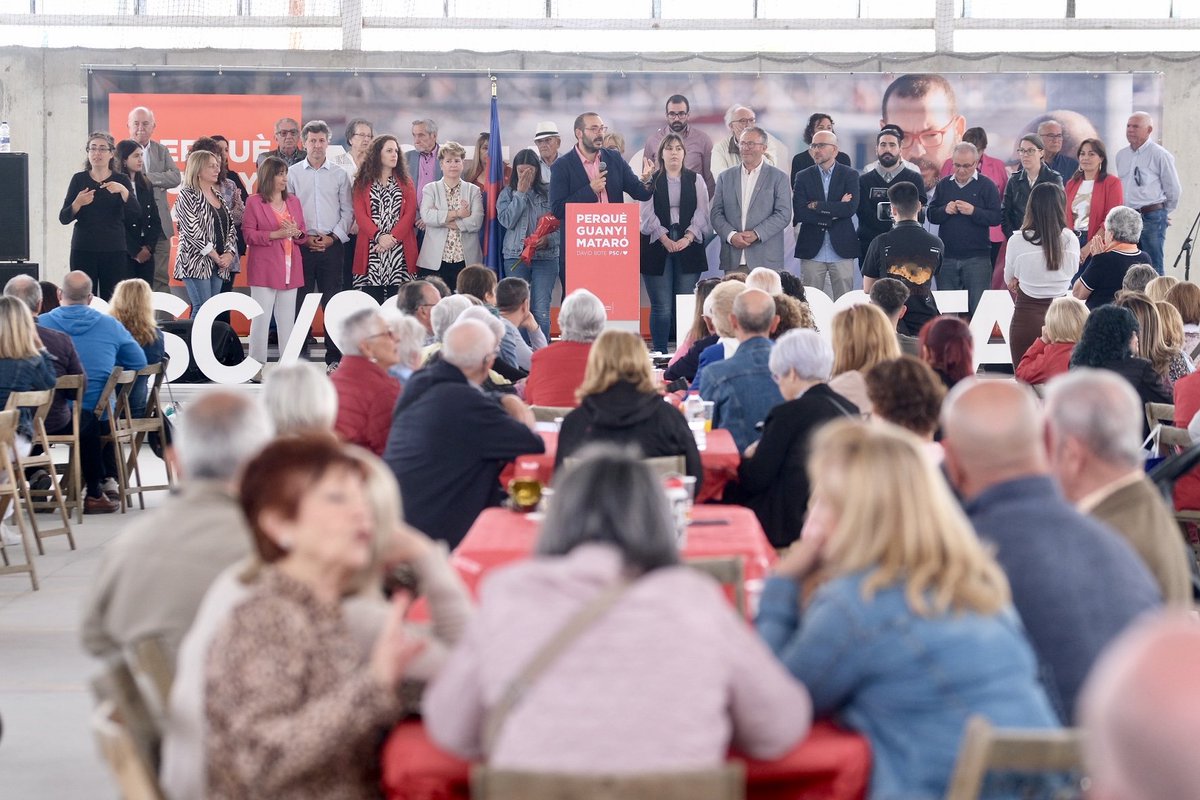 Hoy he presentado a mi equipo. Gente que mira a los ojos de los vecinos de #Mataró, como me enseñó Remigio Herrero, en el polideportivo que lleva su nombre #perqueguanyimataro