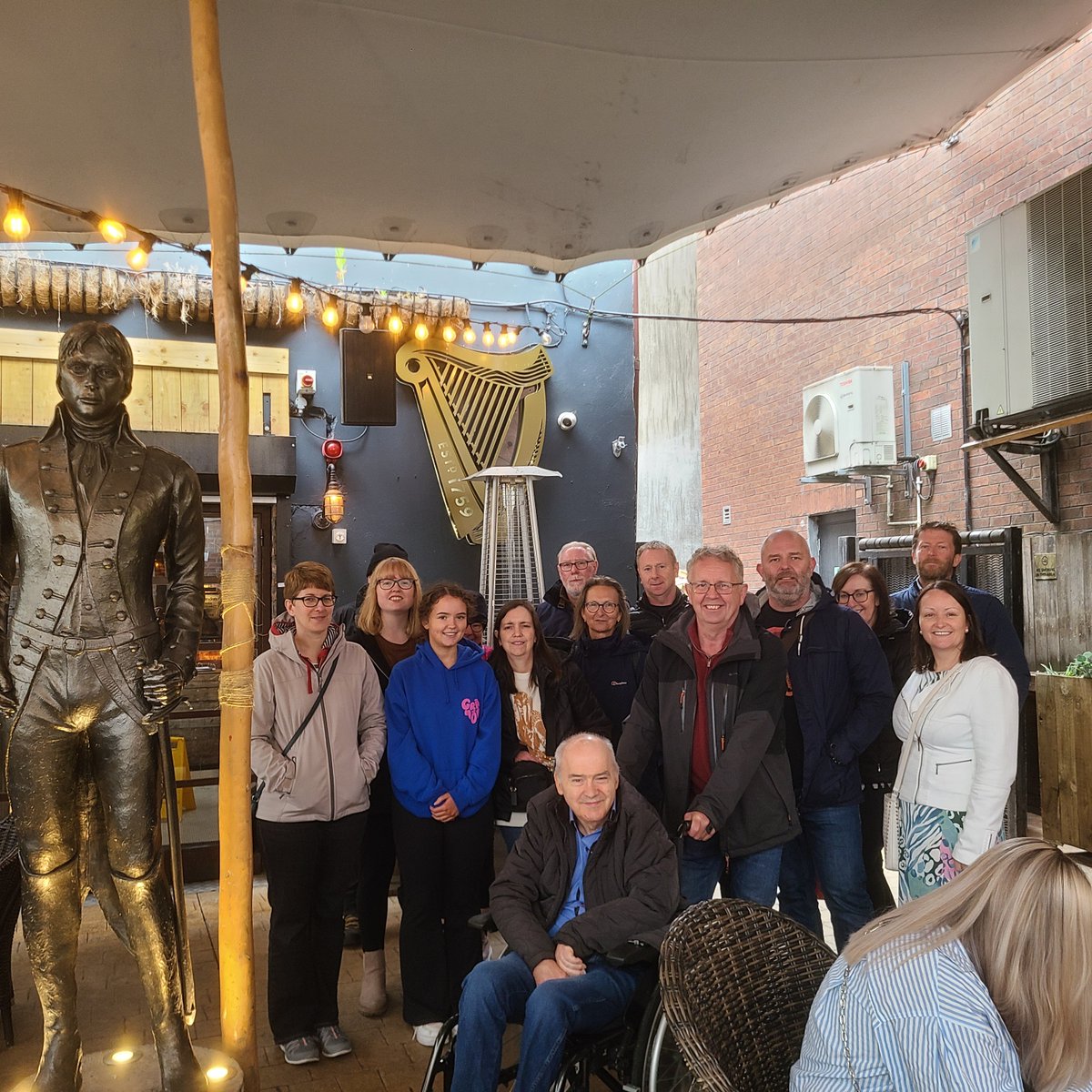 1798walkingtour's tweet image. Folks from Ballymoney to Ballynahatty today.

Young Henry Joy McCracken looks on as we talk about  Ireland's first democrats.

#Tone # Russell #Neilson

#1798 #UnitedIrishmen 💚