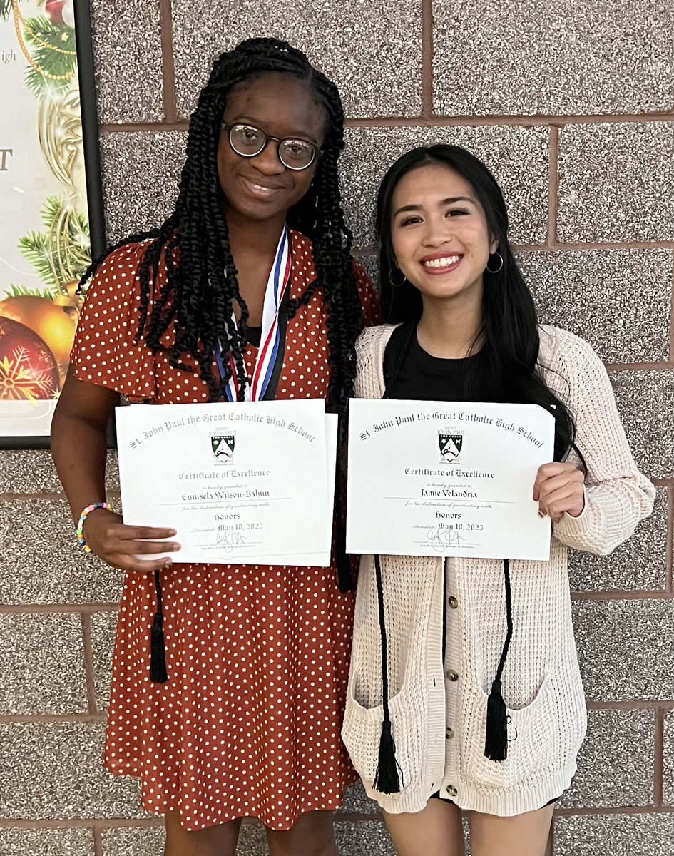 Our senior girls took care of business on and off the court! <a href="/euni_wilsonb/">Eunisela Wilson-Bahun</a> and <a href="/2023Jamiepv/">jamiepv_2023</a> receiving academic senior awards.