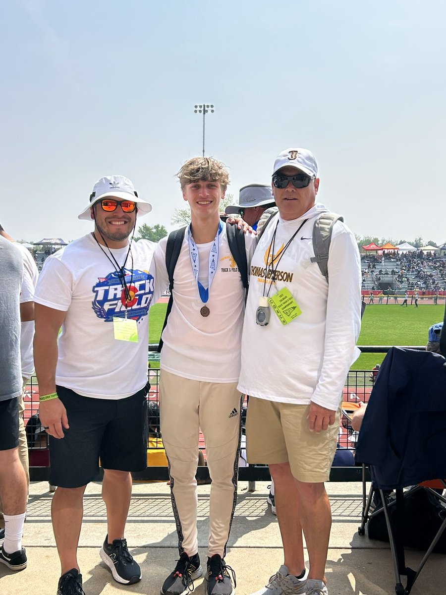coach_alcala's tweet photo. 100m Dash - 6th Place in 4A! Proud of you kid! #TJspartans #SpartanStrong #ColoradoTF https://t.co/Czumvvmvjw