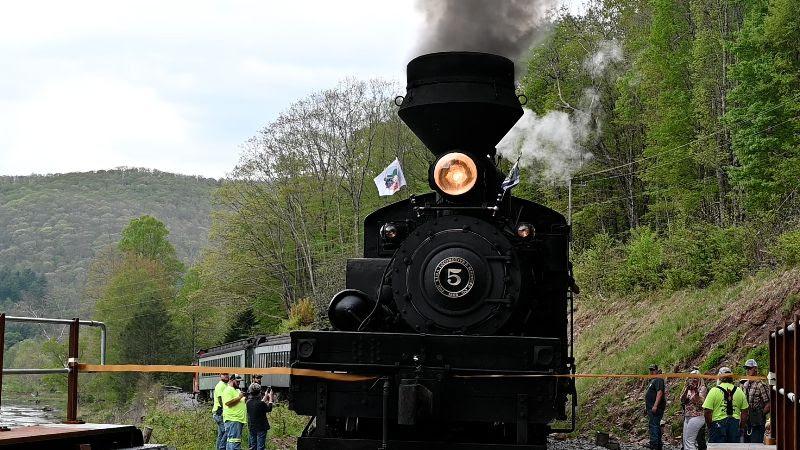 DaveTrippinWV's tweet photo. #WVDOT recently reopened the Cass to Durbin rail line with a ribbon cutting on Trout Run Bridge. #AlmostHeaven #YesWV https://t.co/Yw5hjU6MUP https://t.co/GYlIbGJ2TY