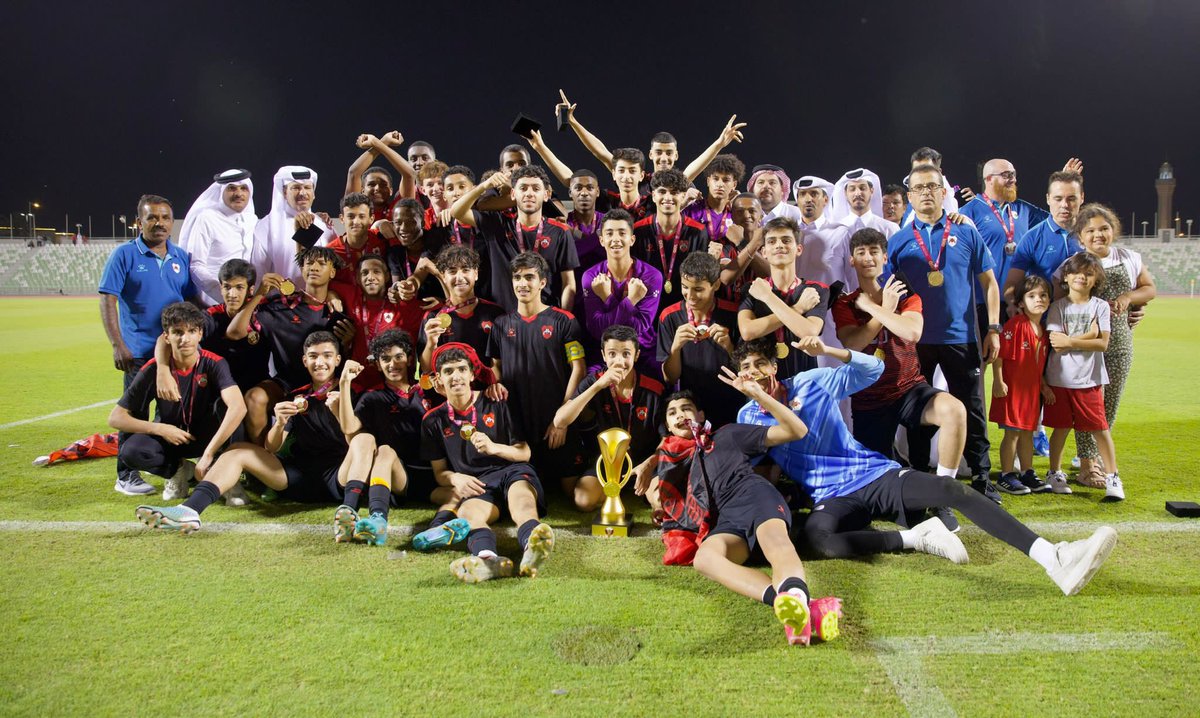 AlrayyanSC's tweet photo. الرهيب بطلًا لكأس تحت 17 سنة لكرة القدم بعد الفوز على العربي في النهائي بركلات الترجيح 4-2
Al Rayyan won the U 17 Cup after defeating Al Arabi in the final with a penalties 4-2 https://t.co/Mt4Y7YBUrh