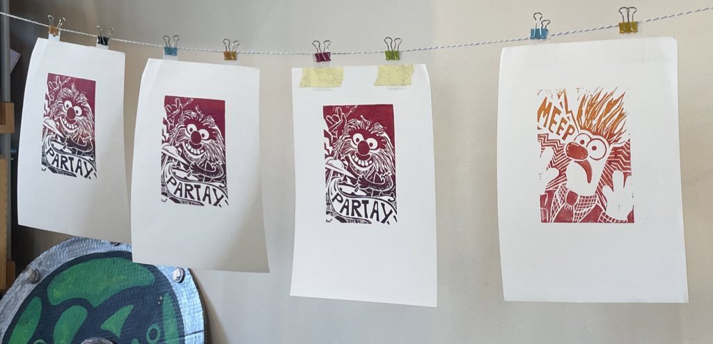 gingertotty's tweet image. Crappy process Video of today’s Muppet arting :D Brit Biccie Monsta, ParTAY animal and MEEEEP! 

#MuppetsMayhem #muppet #muppetart