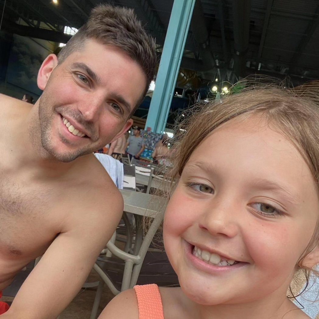 Felixcatt2's tweet photo. Daddy daughter day at Kalahari https://t.co/pPxfPrprNI