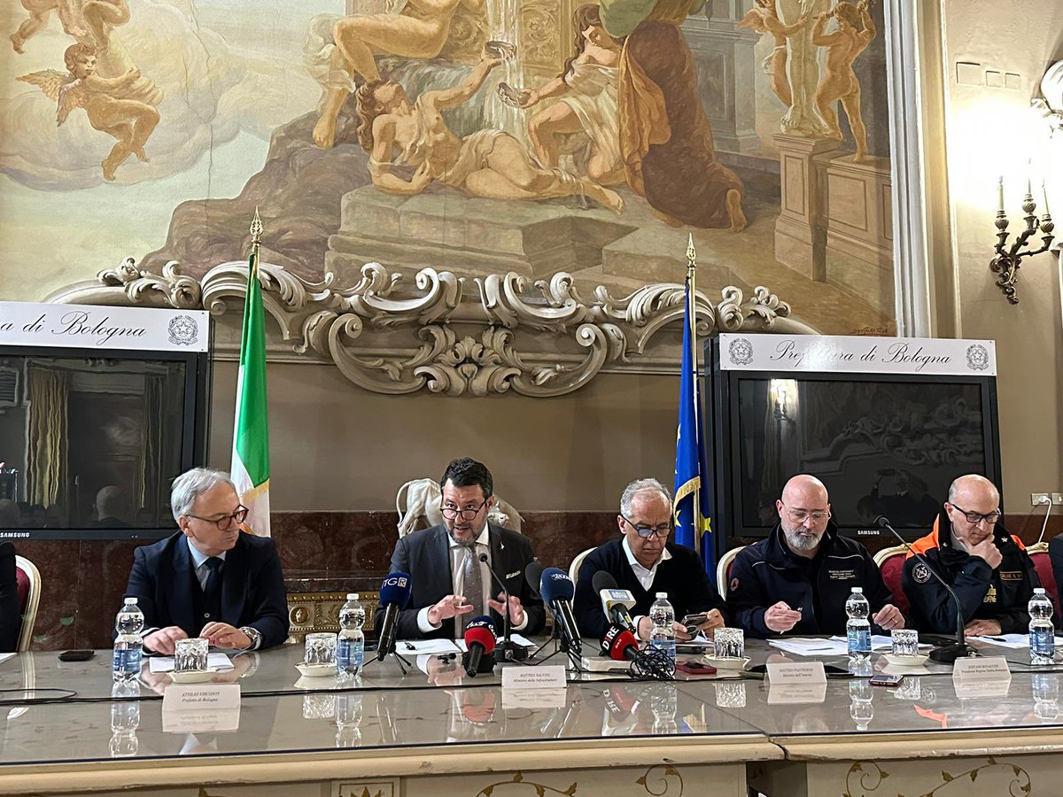 Matteo Salvini tweet media