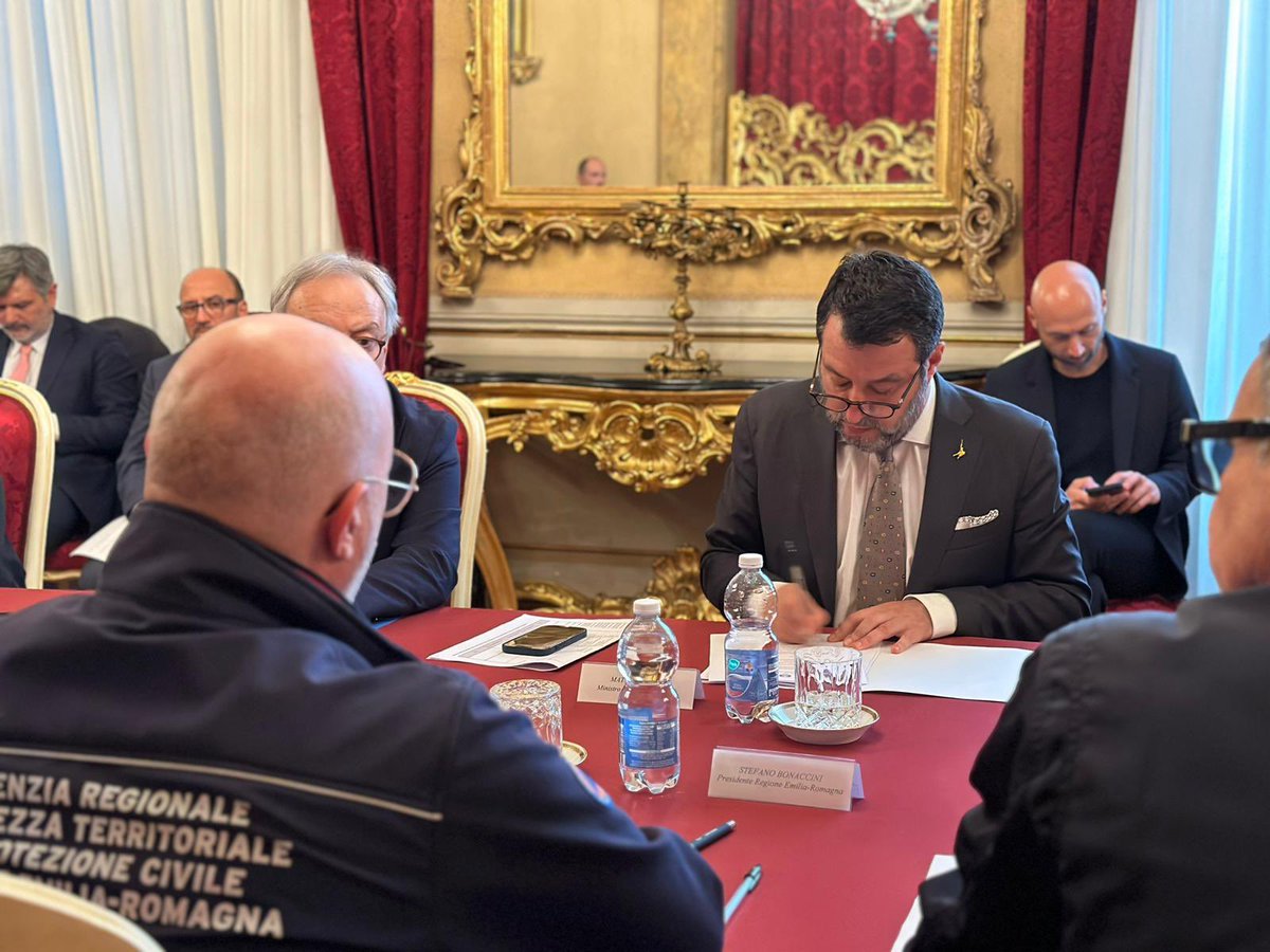 Matteo Salvini tweet media