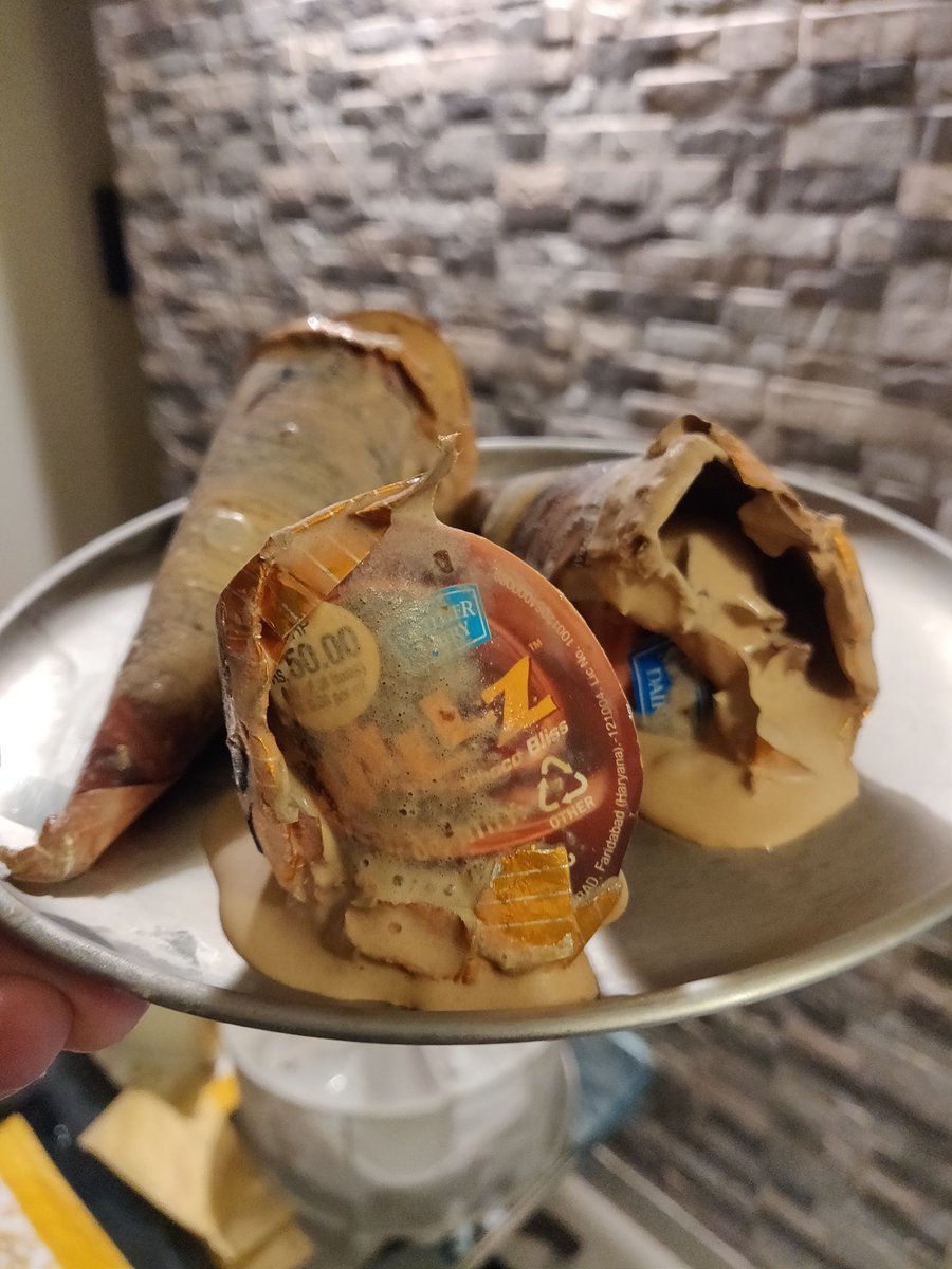 sandesh_sharma's tweet photo. Pathetic service by @Swiggy  third time in last fortnight. The delivery after one hour and complaint redressal is only refund. What about the lost time of the customer https://t.co/fgpoxVV3ns
