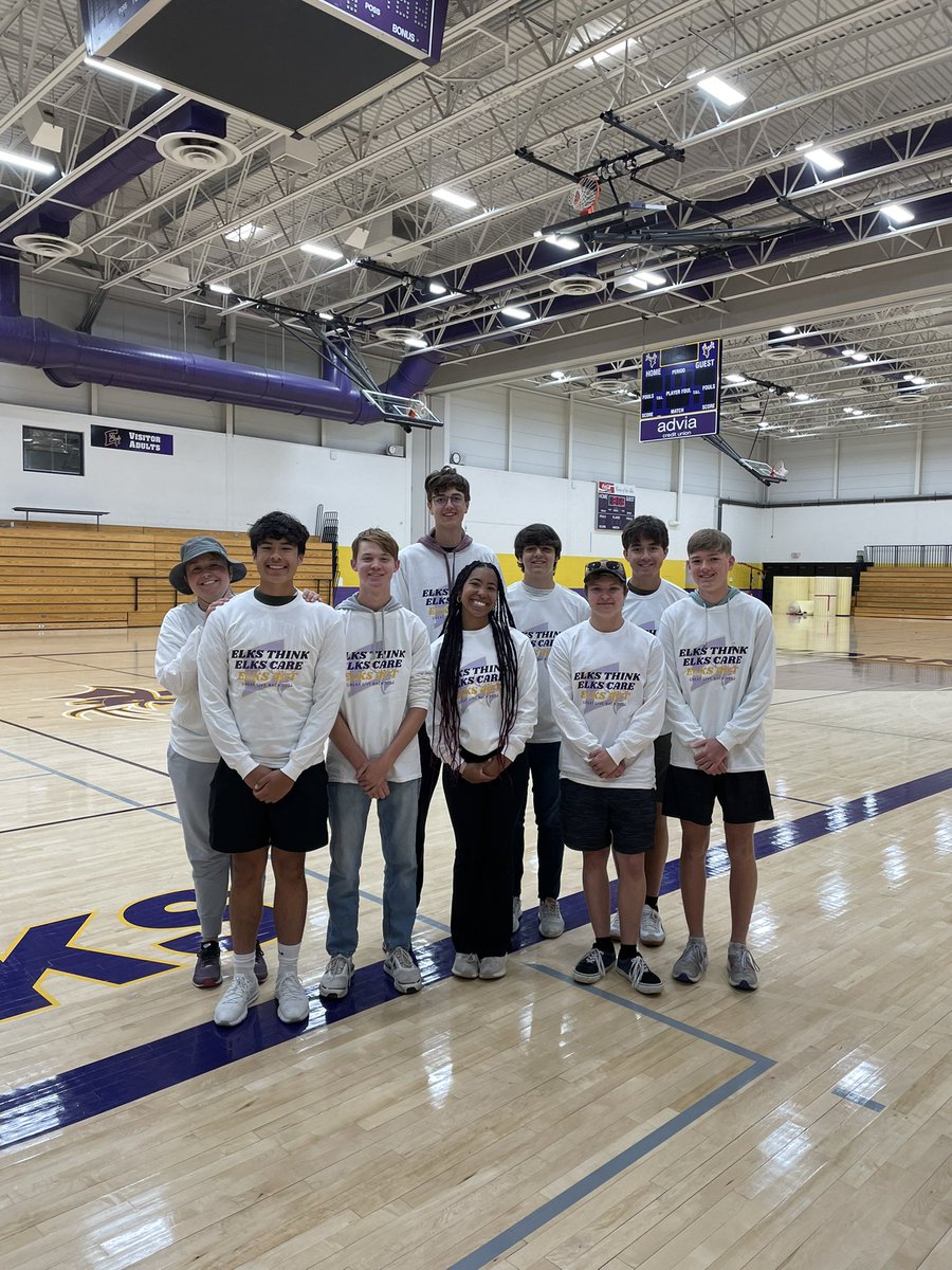 soccercited's tweet image. EAHS’s Boys Tennis Team gives back to the Elkhorn Community during the Great Give Back !#EAHSGO #1Herd