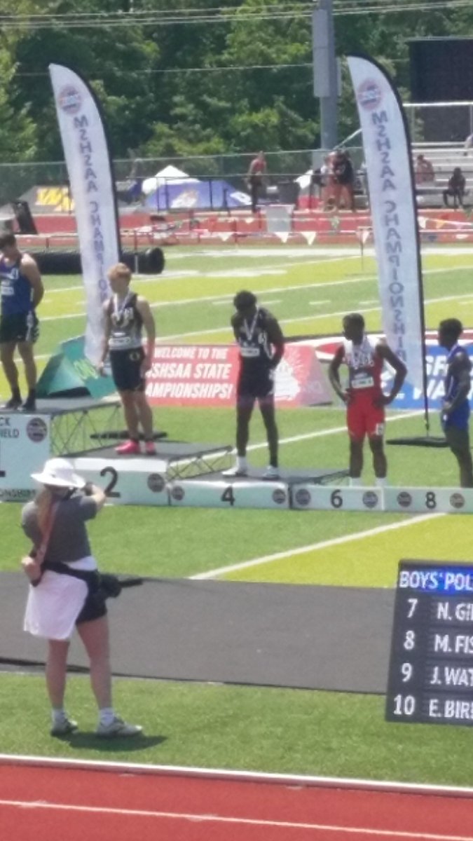 FalconFootbal17's tweet photo. congrats Chase Allen-Jackman 4th class 2 100m https://t.co/iMKfeYUL7H