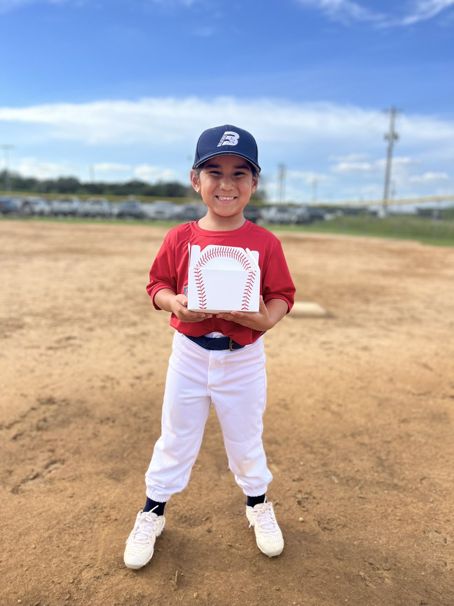 CoachLara14's tweet photo. Wrapped up 3rd Season of Soccer and 1st season of T-Ball! Thank you Bulverde Youth Soccer Association and Bulverde Little League and our amazing Coaches who volunteered their time! Love seeing her continue to be excited about practicing, competing and being on a team!#MadisonRhea https://t.co/yZTE9ulCuC