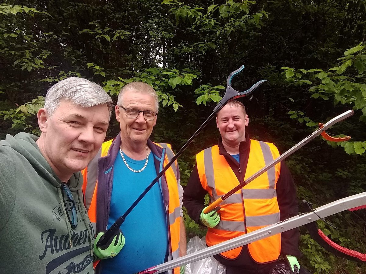 AltanyCraik's tweet photo. Joined the Fife street Champions on a community litter pick this morning in Southfield industrial estate.
Great turnout of volunteers and support from Flexcon.
Lots of litter picked and photos taken. Good to see my fellow ward councillor Craig Walker supporting too! https://t.co/D2eJx6Am7c