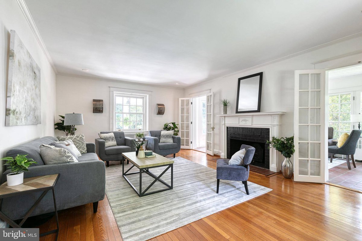 ARealEstateTips's tweet photo. Listing Address: 223 WENDOVER RD, Baltimore, MD 21218 
Listing Price: $740,000 
Schedule a showing and request more information here: https://t.co/HaowemYtmV https://t.co/PF9YzGJnhE
