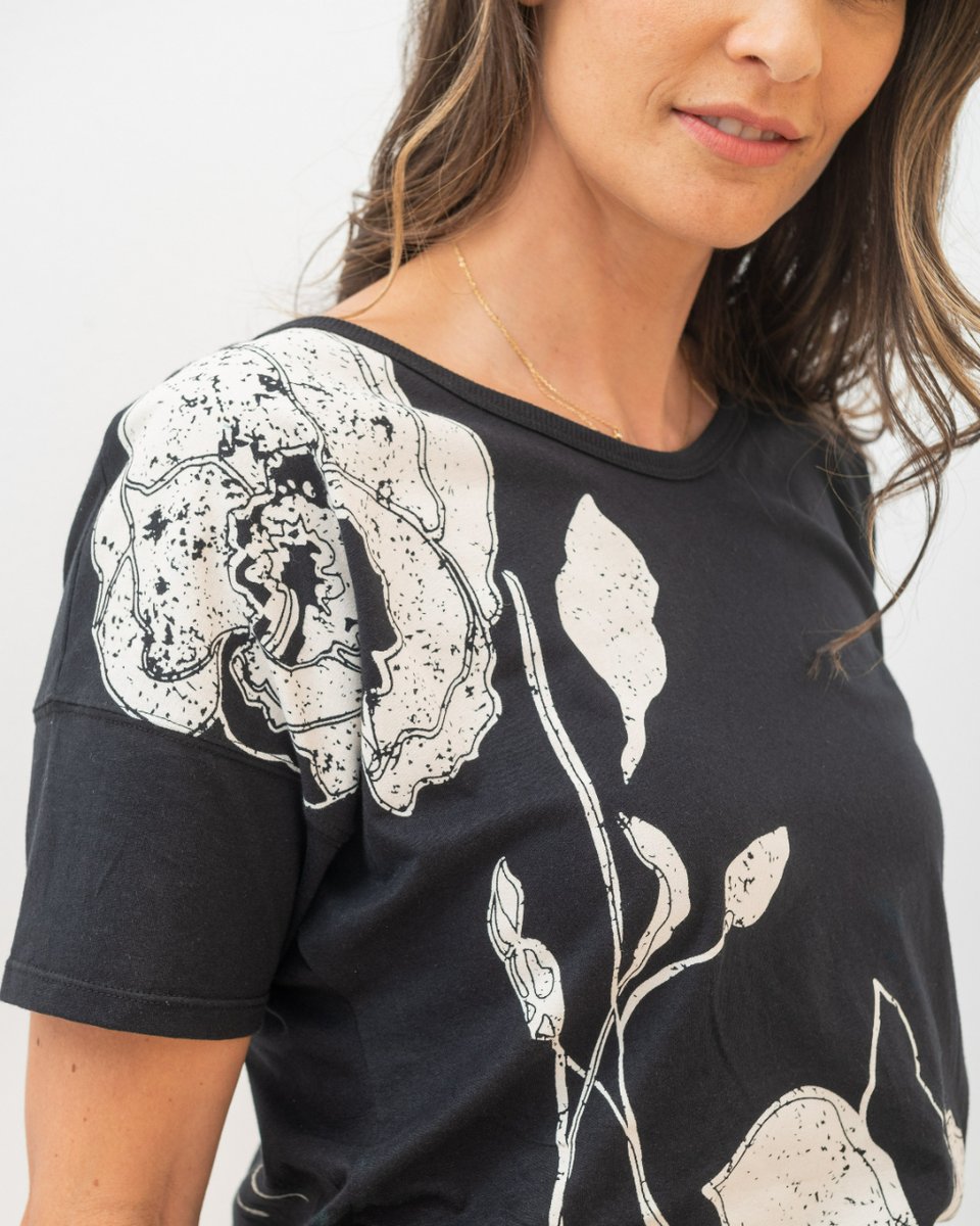 💗🤗Ingeniosa, divertida, aventurera... esí es mamá! 

¡Sorpréndela hoy con su look favorito
👇*Finaliza el 21 de mayo. 
Llleva 3 paga 2!

*Aplica a prendas de mujer.
*En tiendas a nivel nacional.

#familia #mamá #ropamamá #felizdiamamá #pintolooks #pintostyle