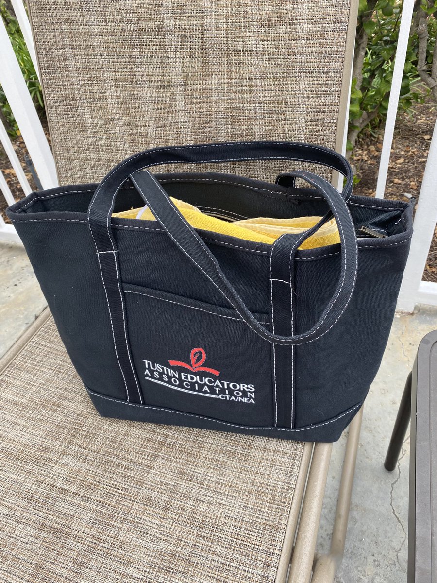 StachBarbara's tweet photo. Thank you Tustin Educators Association for the perfect pool/beach bag! ⁦@TustinEducators⁩ https://t.co/wlUoDigRxK