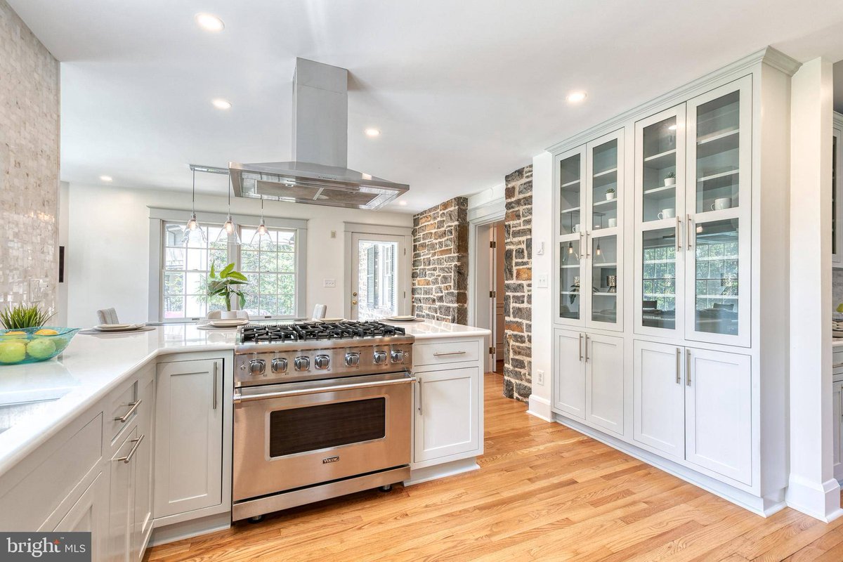 ARealEstateTips's tweet photo. Listing Address: 223 WENDOVER RD, Baltimore, MD 21218 
Listing Price: $740,000 
Schedule a showing and request more information here: https://t.co/yLnm1zVtcv https://t.co/kDqX2lKJO0