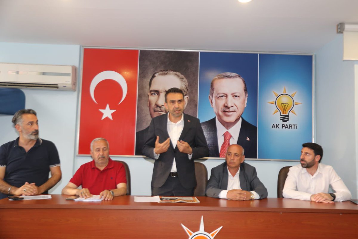 AdemAldemir33's tweet photo. Yenişehir İlçe Başkanlığımızda Sandık Kurulu Eğitimindeyiz...

#SandıklarBizeEmanet 
#SandıklaraSahipÇıkalım
#SandıkSandıkZafere
#DoğruAdamlaYolaDevam 
#TürkiyeYüzyılı🇹🇷 https://t.co/l9DsTp2YJc
