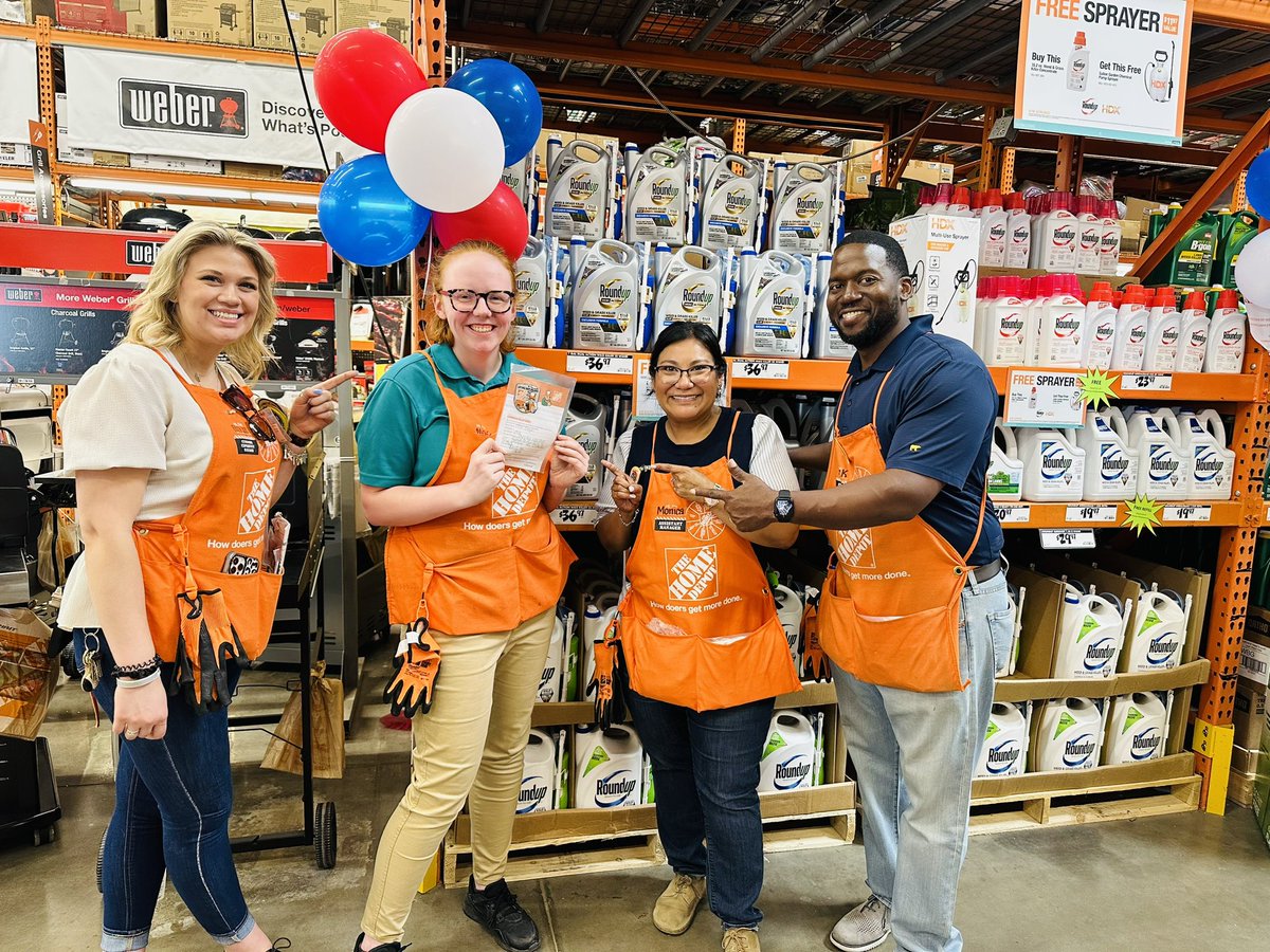 MonicaRCarr's tweet photo. Recognizing Mac for always being willing to help wherever needed. Your commitment to our store and our customers is greatly appreciated. #swbuzz https://t.co/6NgMVlruUM