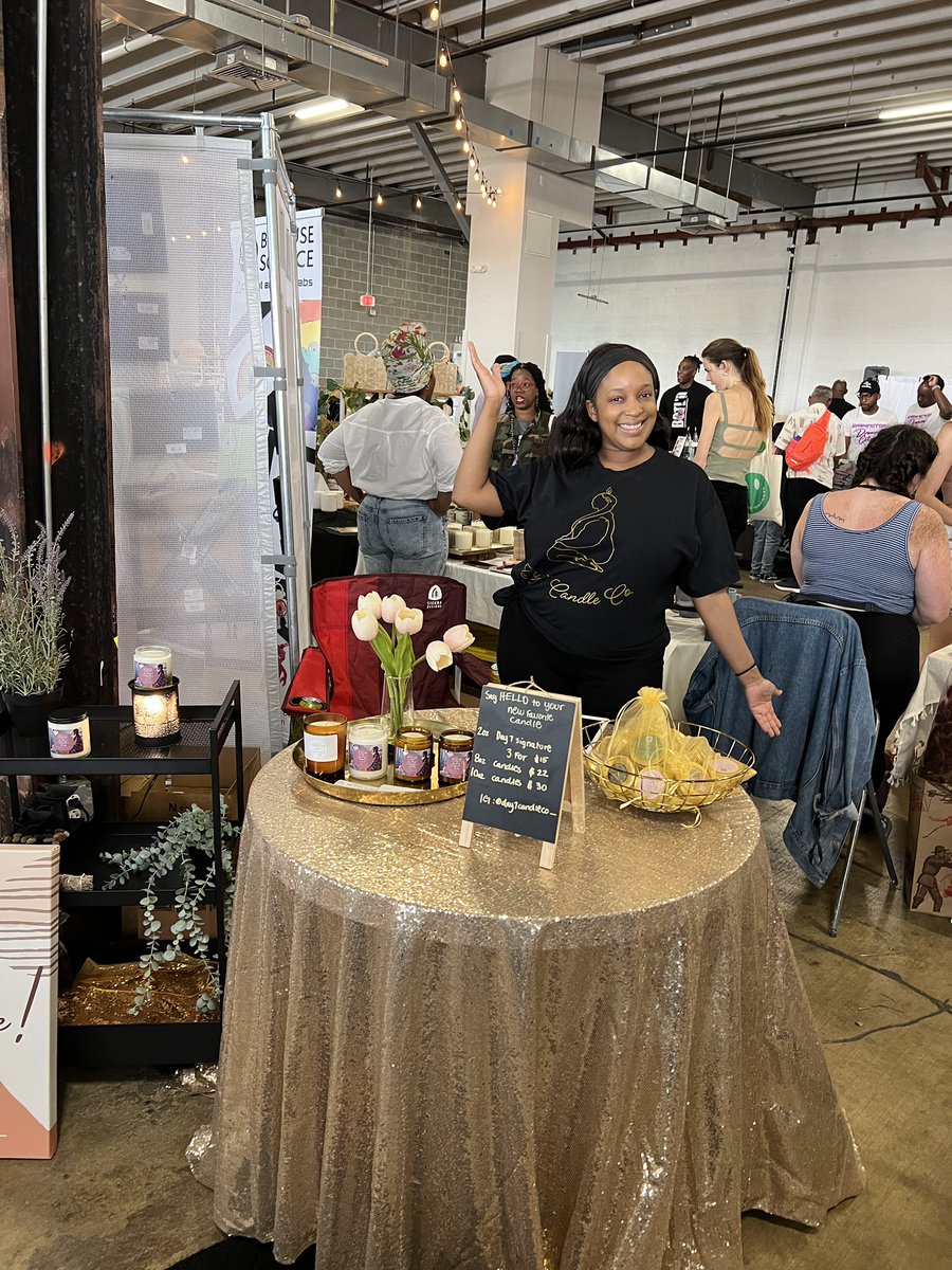 FatouSadio's tweet photo. Come support my sister @MarieJaz1’s Day 7 Candle Co. at #UniqueMarkets at @UnionMarketDC this weekend. She’s debuted a new scent LOFT — Oud, Jasmine & Sandalwood. Smells so good! #shoplocal https://t.co/5T4QjTtOSc
