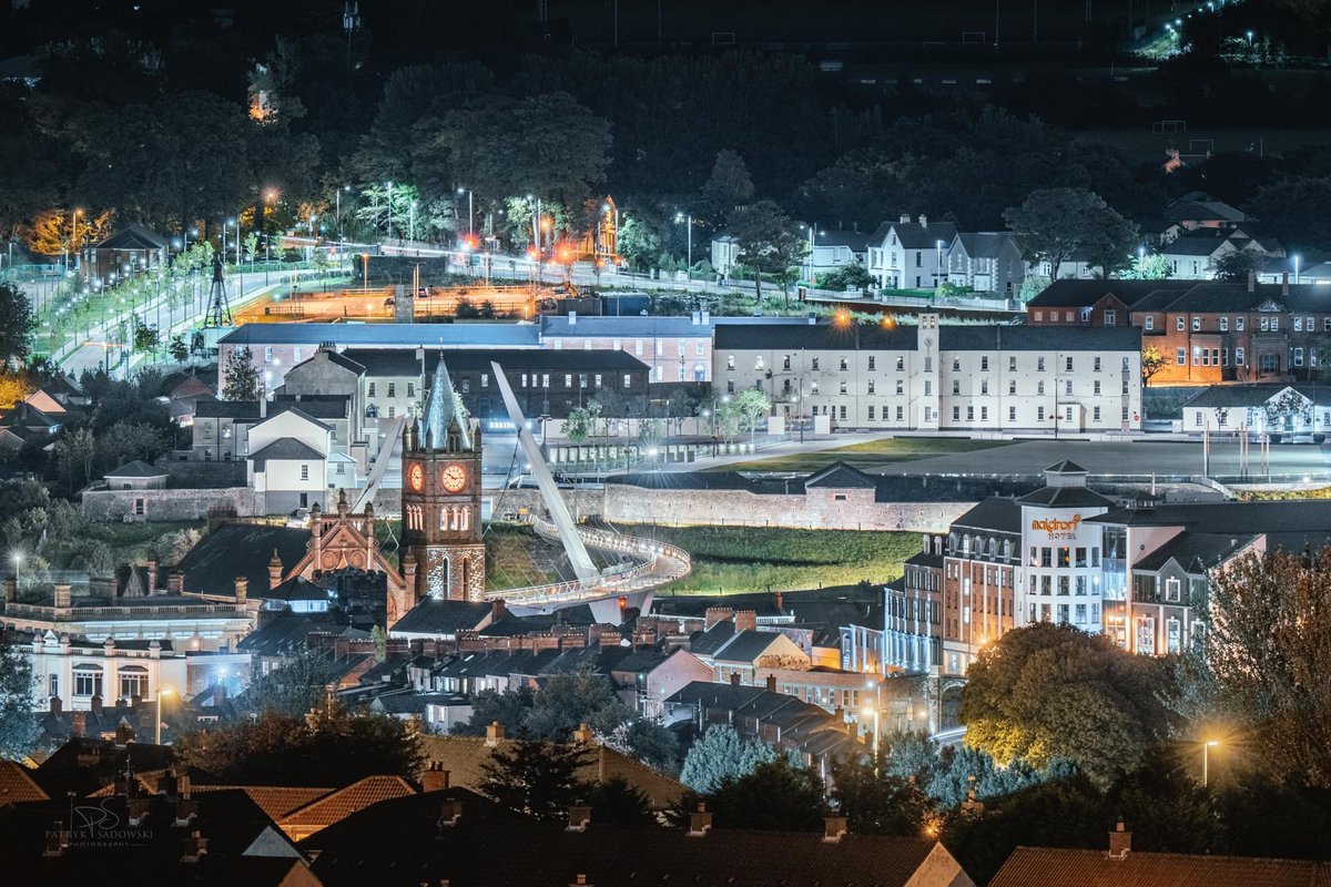 City lights 🌃 

@PatrykSadowski_ 📸

#VisitDerry #DerryLondonderry #EmbraceAGiantSpirit #FillYourHeartWithIreland