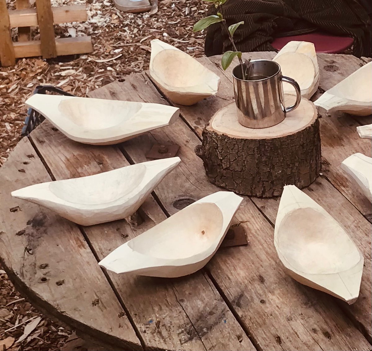 quietMissP's tweet photo. Hand blisters and an achy back but oh the satisfaction after a delightful day #greenworking with #bristoltreecraft https://t.co/uPLPfYIVyn