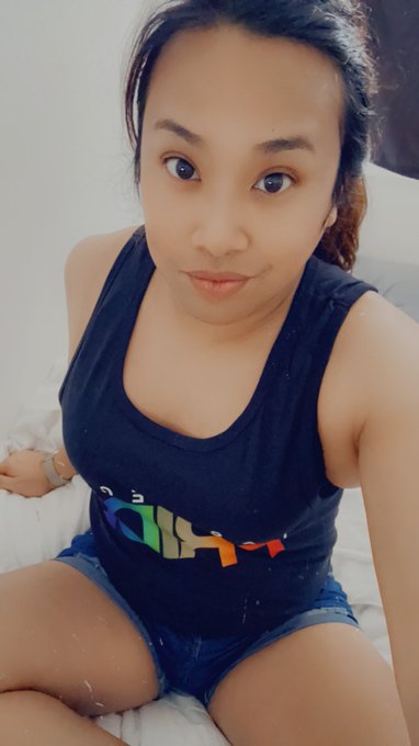 Rocking my #lasvegaspride tank today 😁🏳️&zwj;⚧️🏳️&zwj;🌈 https://t.co/kUoraGf3iB<a href="/tag/lasvegaspride"class="tags">#lasvegaspride</a>