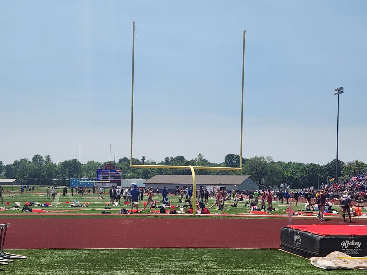 sullivaneagles's tweet photo. Beautiful day at Class 4 Track Sectionals. Good luck to all of our qualifiers! #racetostate https://t.co/qCvIm8Kv8l