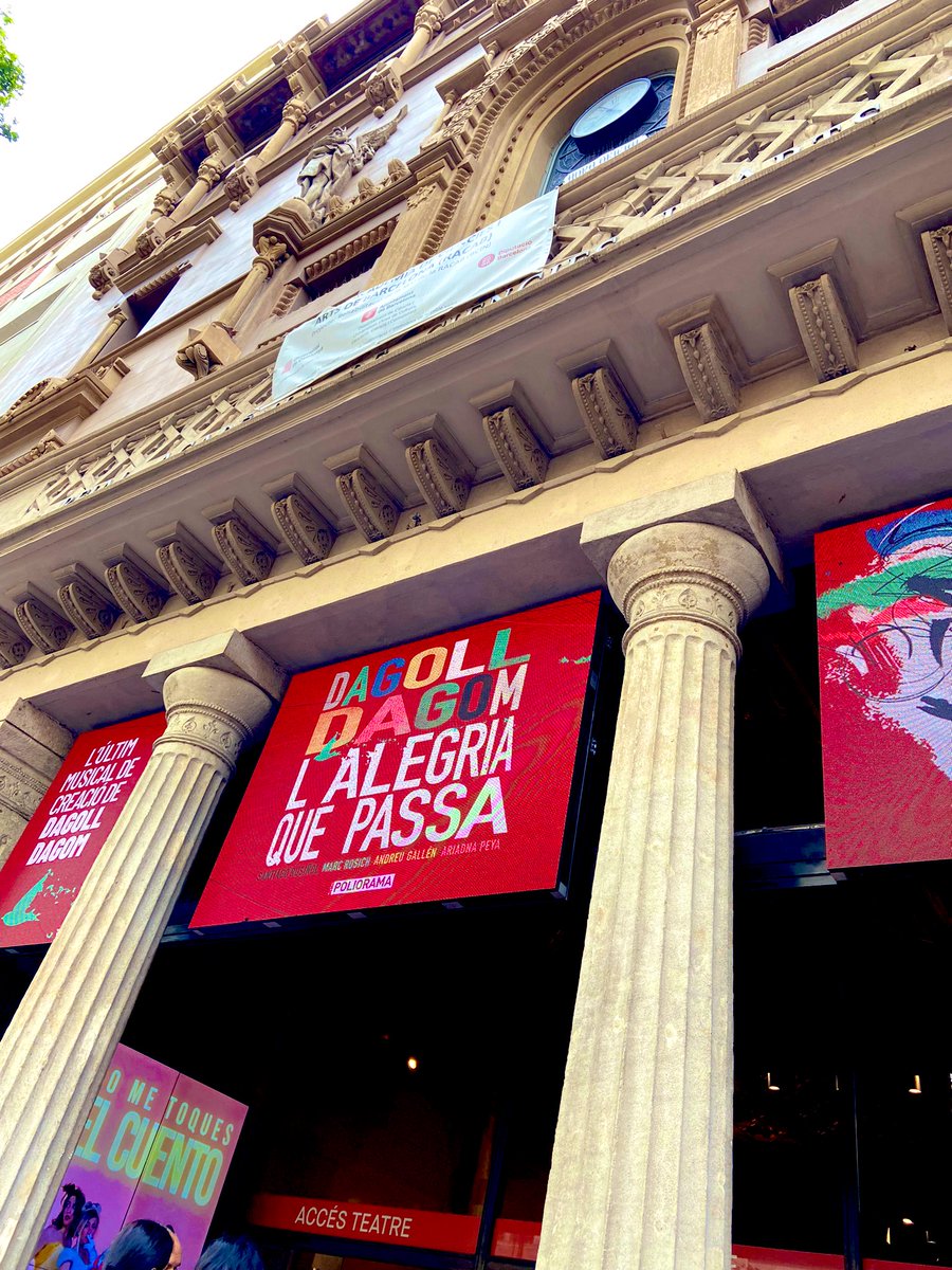 mariafr52's tweet photo. Hi ha qui diu que el teatre musical en català no és viable. I jo us dic que aneu a veure #LAlegriaQuePassa de @dagolldagom i calleu la boca.

Una producció sublim, innovadora i transformadora. Una producció d'aquelles que has de veure (i que impacten)

LA CULTURA EN CATALÀ SEMPRE https://t.co/vJNt4Y8eCz