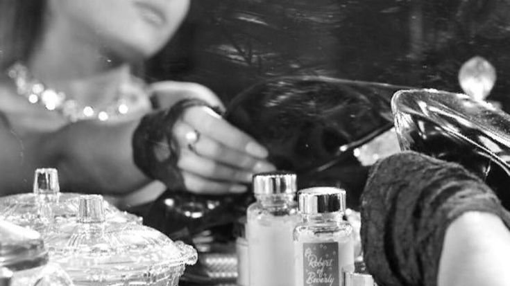 dailysdw's tweet photo. dangerous woman era, 2016 https://t.co/1Quxgp61fF