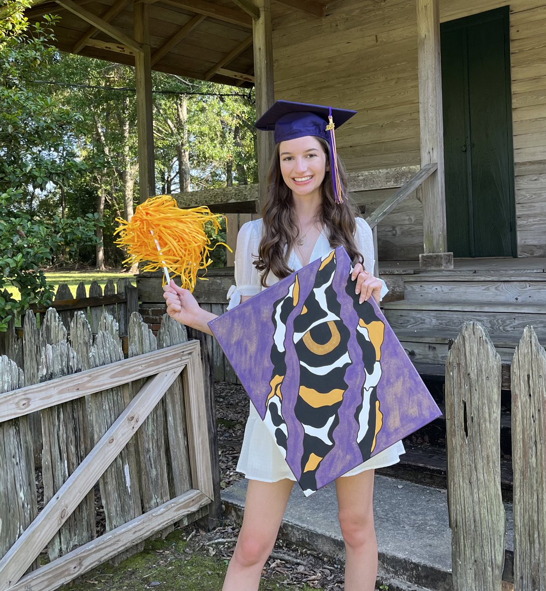iamavab's tweet photo. GraduA+ion🎓🍾
@LSU @ManshipSchool @LSU_Honors @LSUCxC https://t.co/exMUN6cb8V