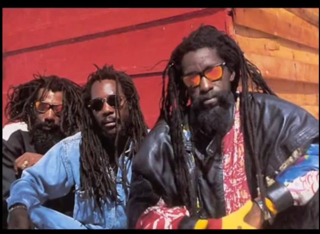 ReggaeRadio_ug's tweet photo. Reggae Radio Time Machine show #105
@sam_kamoga as previously played:
🎼 Greetings - Half Pint
🎼Easy ride - Edi Fitzroy
🎼Zion train - Don Carlos
🎼Iron Storm - Black Uhuru
#RRTM

Tune in via 👉 https://t.co/q0GrCE3qDx https://t.co/n9Gn4cnqW1