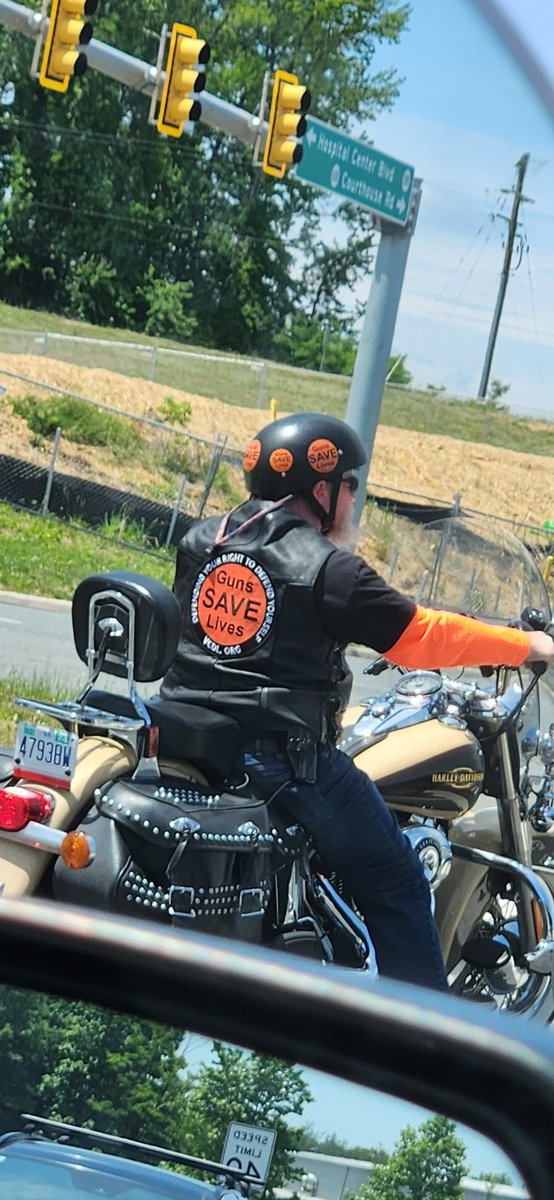 GambinoBlac's tweet image. I think I figured out what that 🟧 means. #gundebate