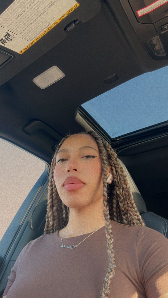 brookenolynn's tweet photo. @zenjayg It’s my time to shine lol https://t.co/MywMQtnWbE