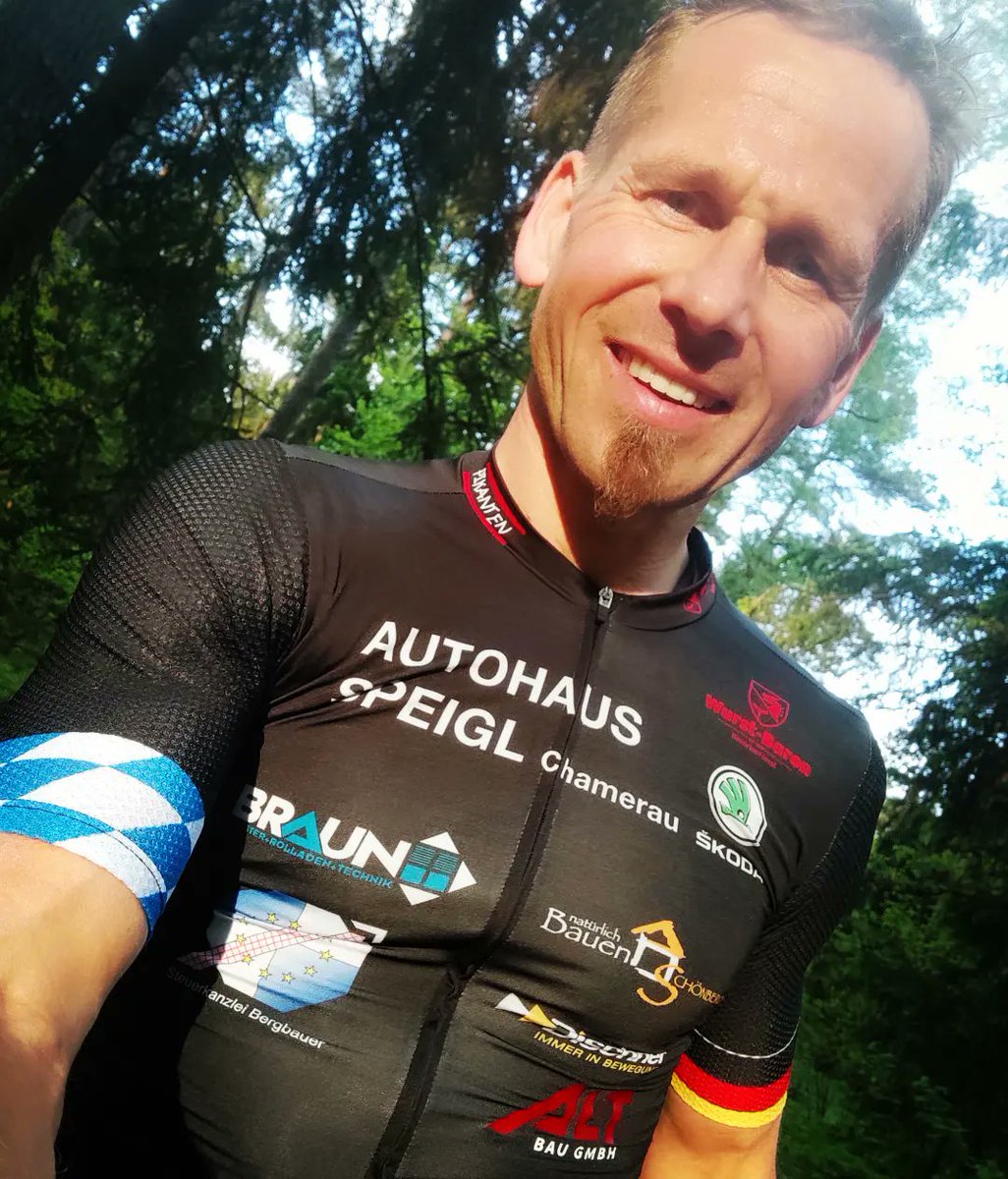 Sportrelax1's tweet photo. #bayerischerwald, do something different. 😊
Das Leben kann doch so einfach sein 🔆 #running 🏃‍♂️&amp;  #a_wengl_radlfoan 🚴‍♂️
Griaß Rainer

Preparation #the_WUCA Race 
@raceacrossgermany 🇩🇪 https://t.co/47I4N5igBQ